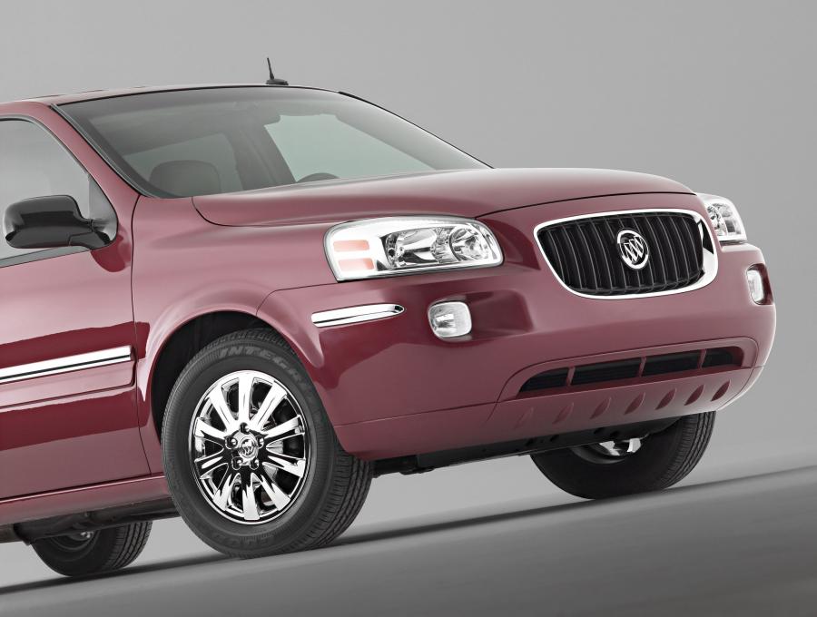 Детали экстерьера Buick Terraza CXL 2004 года  (фото 19 из 35)